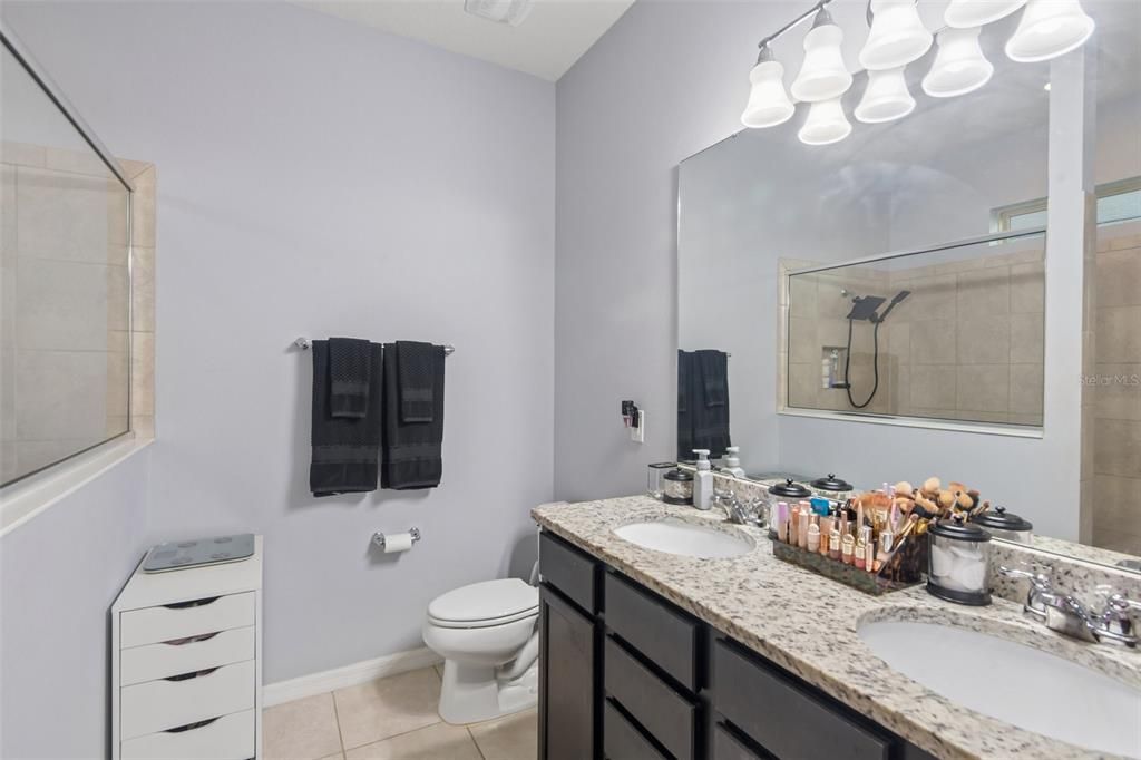 For Sale: $375,000 (4 beds, 2 baths, 2144 Square Feet)