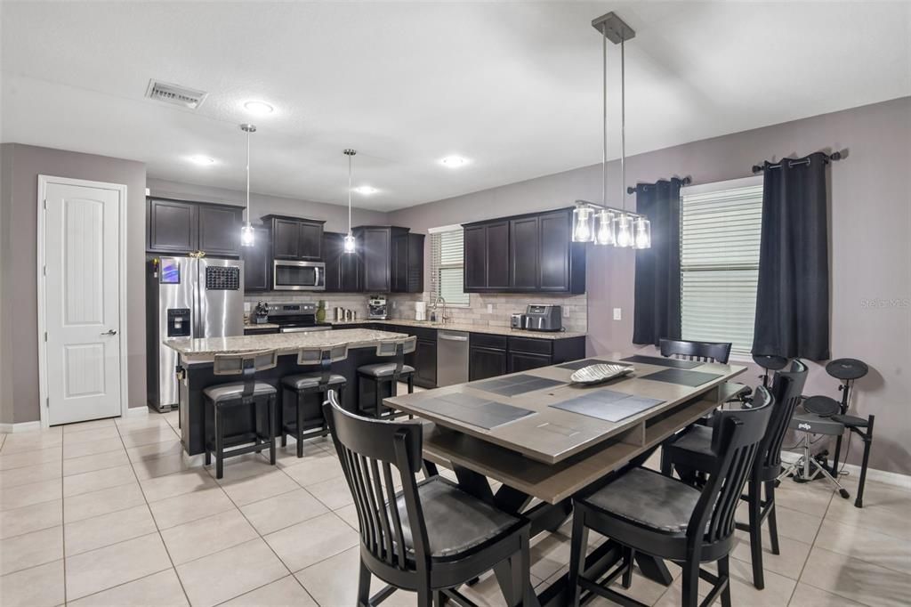 For Sale: $375,000 (4 beds, 2 baths, 2144 Square Feet)