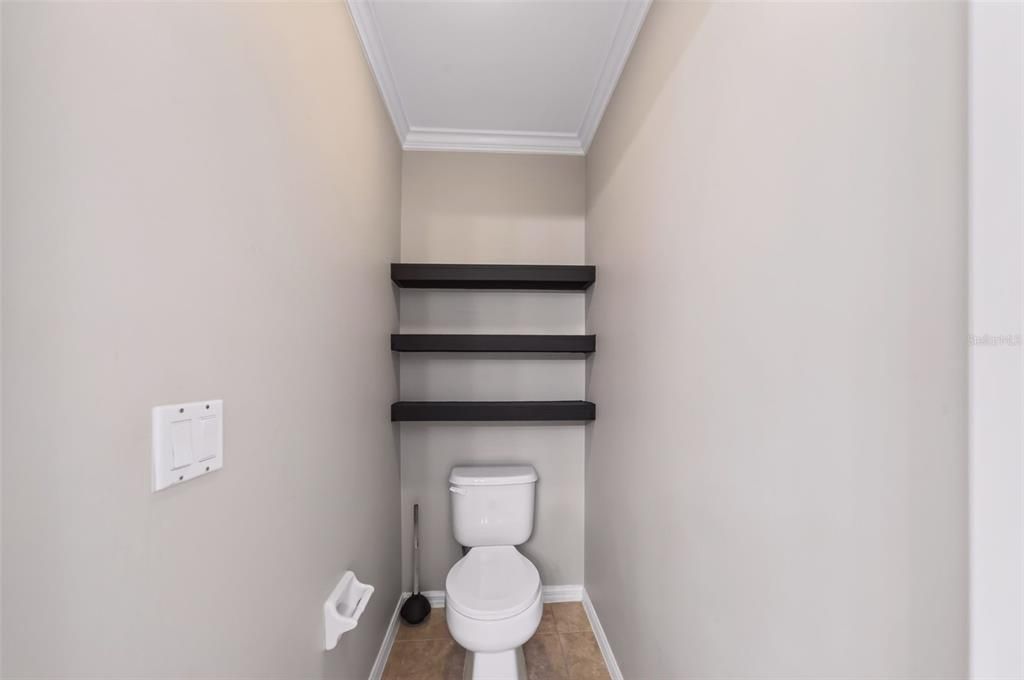 Под контрактом: $449,999 (4 спален, 2 ванн, 2371 Квадратных фут)