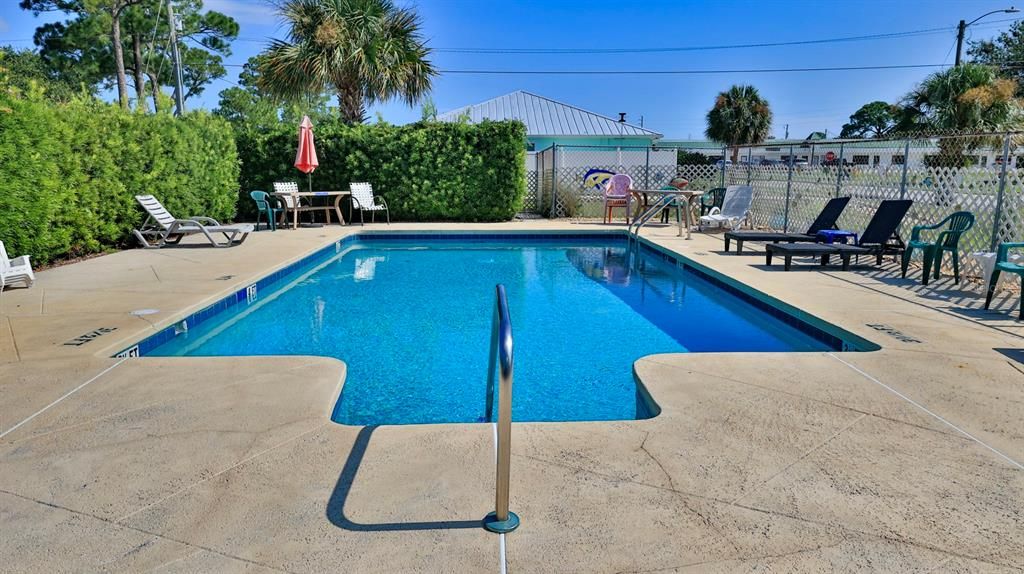 For Sale: $224,900 (2 beds, 2 baths, 1114 Square Feet)
