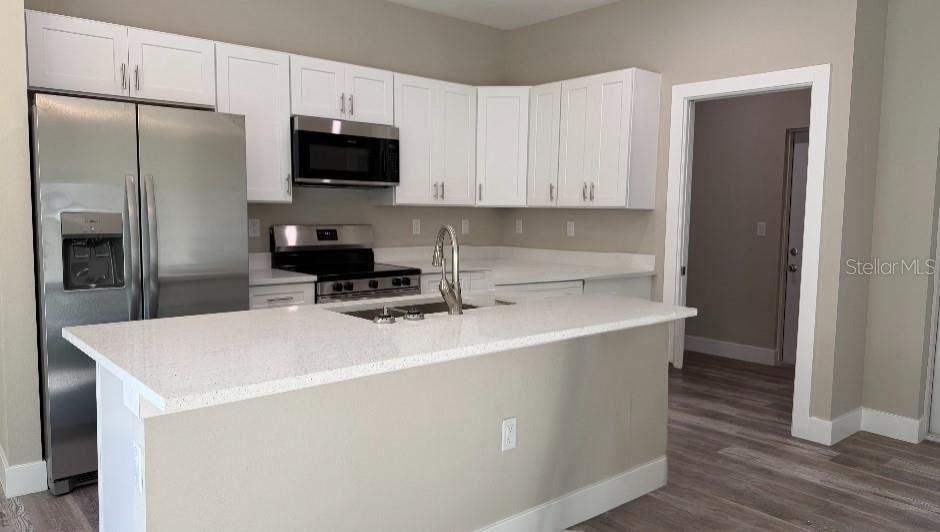 В аренду: $1,895 (3 спален, 2 ванн, 1461 Квадратных фут)