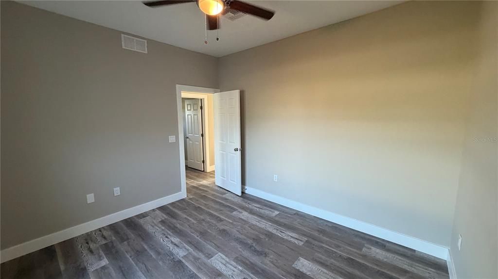 В аренду: $1,895 (3 спален, 2 ванн, 1461 Квадратных фут)