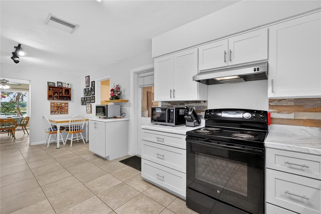 En Venta: $290,000 (3 camas, 2 baños, 1686 Pies cuadrados)