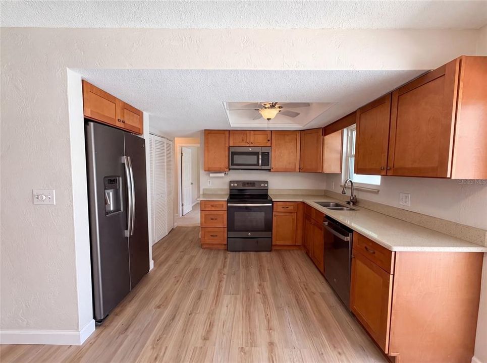 Activo con contrato: $290,000 (3 camas, 2 baños, 1138 Pies cuadrados)