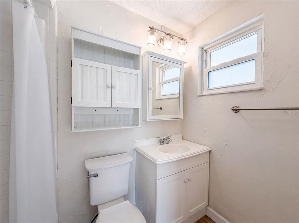 Activo con contrato: $290,000 (3 camas, 2 baños, 1138 Pies cuadrados)