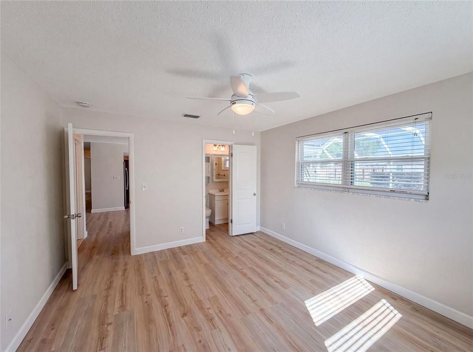 Activo con contrato: $290,000 (3 camas, 2 baños, 1138 Pies cuadrados)