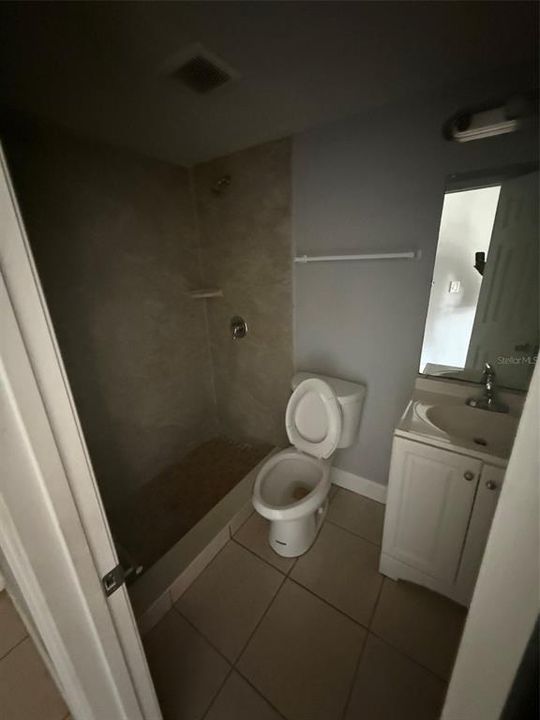 For Rent: $2,400 (5 beds, 2 baths, 1789 Square Feet)
