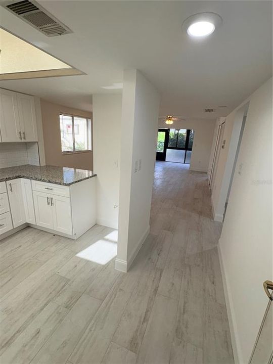 For Sale: $155,000 (2 beds, 2 baths, 892 Square Feet)