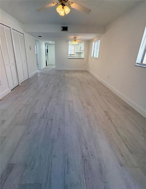 For Sale: $155,000 (2 beds, 2 baths, 892 Square Feet)