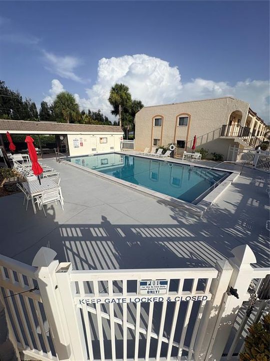 For Sale: $155,000 (2 beds, 2 baths, 892 Square Feet)
