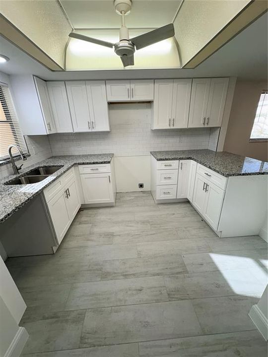 For Sale: $155,000 (2 beds, 2 baths, 892 Square Feet)
