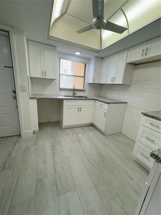 For Sale: $155,000 (2 beds, 2 baths, 892 Square Feet)