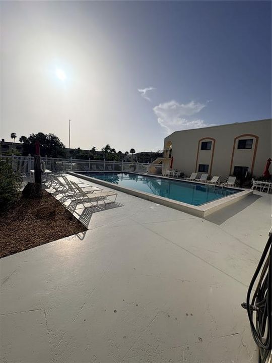 For Sale: $155,000 (2 beds, 2 baths, 892 Square Feet)