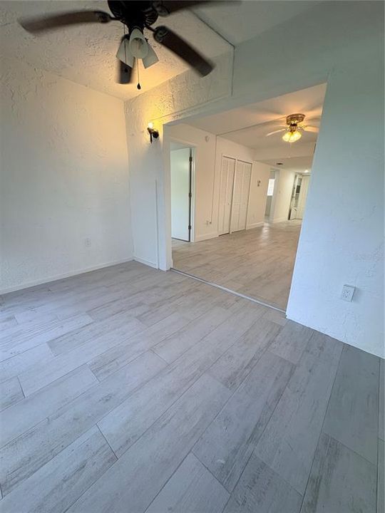 For Sale: $155,000 (2 beds, 2 baths, 892 Square Feet)