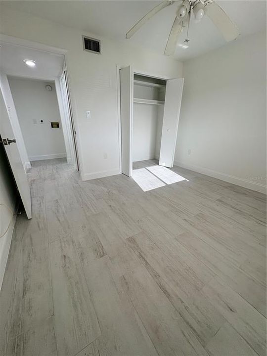 For Sale: $155,000 (2 beds, 2 baths, 892 Square Feet)