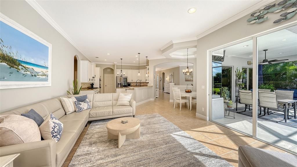 En Venta: $745,000 (3 camas, 3 baños, 2546 Pies cuadrados)
