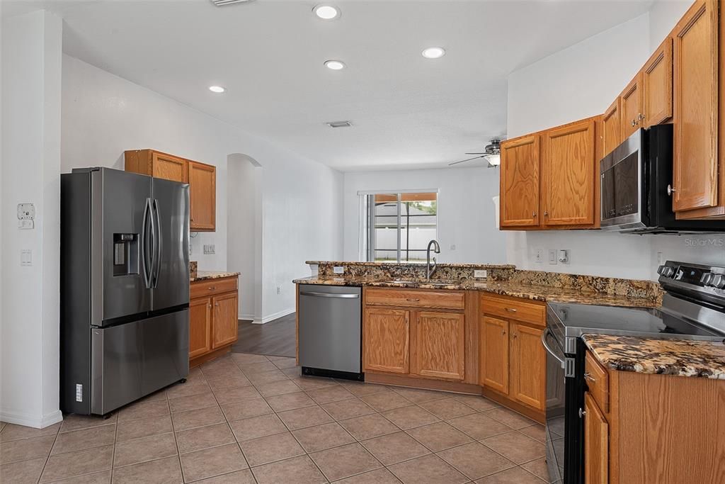 待售: $379,900 (4 贝兹, 2 浴室, 1849 平方英尺)