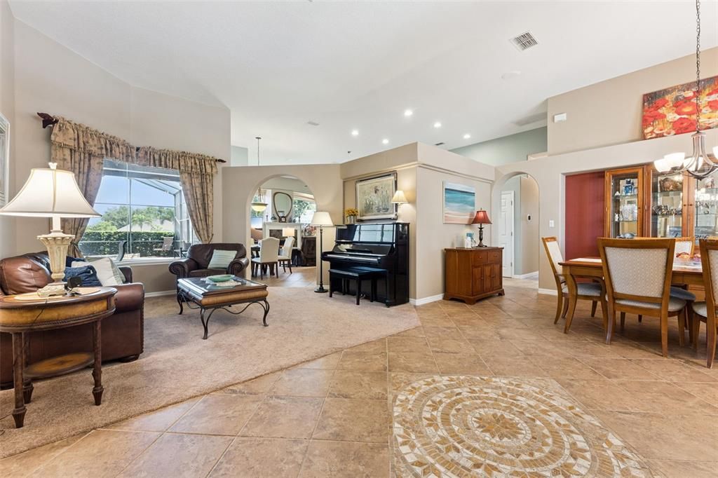 En Venta: $935,000 (4 camas, 3 baños, 3404 Pies cuadrados)