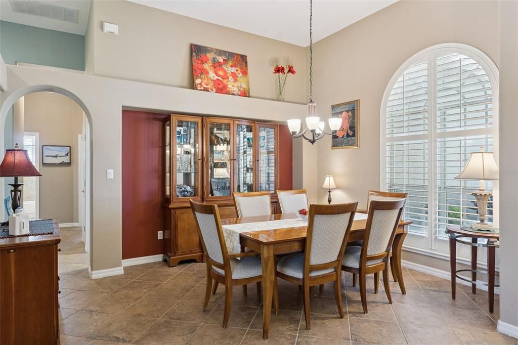 En Venta: $935,000 (4 camas, 3 baños, 3404 Pies cuadrados)