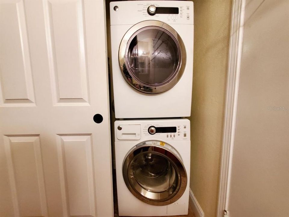 В аренду: $1,700 (2 спален, 1 ванн, 884 Квадратных фут)