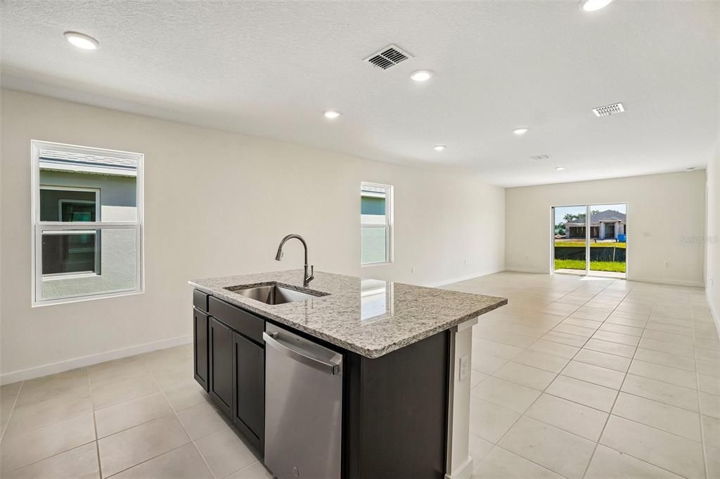 Active With Contract: $289,990 (4 beds, 2 baths, 1624 Square Feet)
