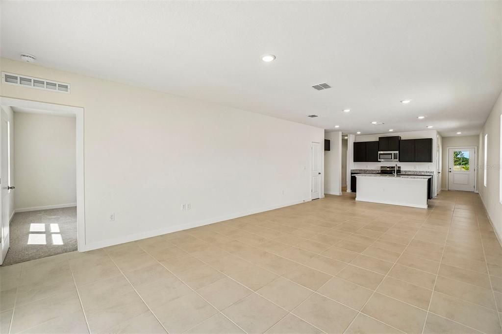 Active With Contract: $289,990 (4 beds, 2 baths, 1624 Square Feet)