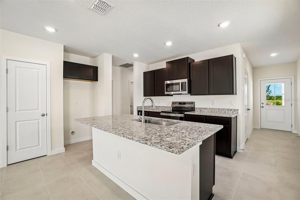 Active With Contract: $289,990 (4 beds, 2 baths, 1624 Square Feet)