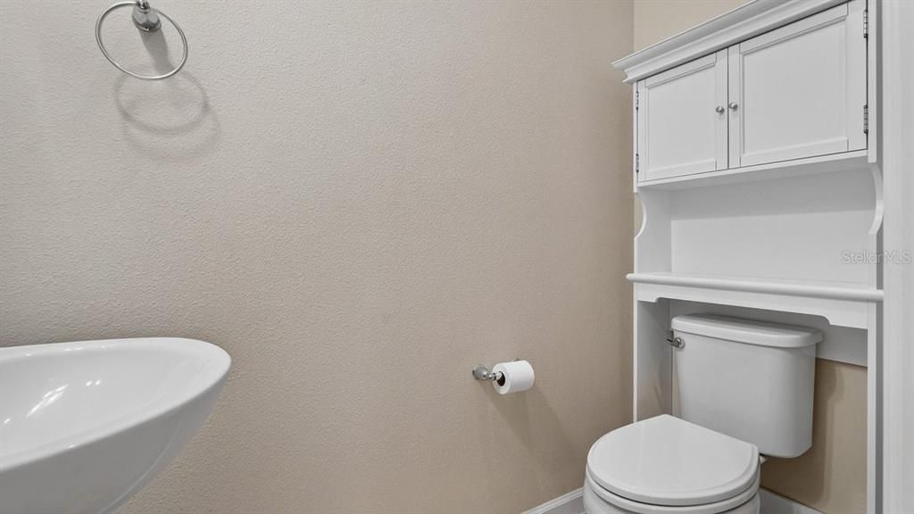 На продажу: $659,900 (2 спален, 2 ванн, 2303 Квадратных фут)