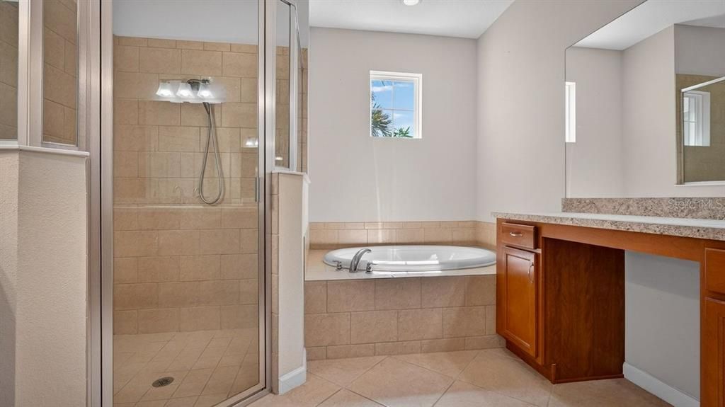 На продажу: $659,900 (2 спален, 2 ванн, 2303 Квадратных фут)