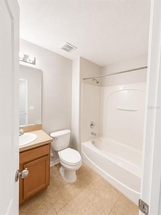 В аренду: $2,000 (3 спален, 2 ванн, 1720 Квадратных фут)