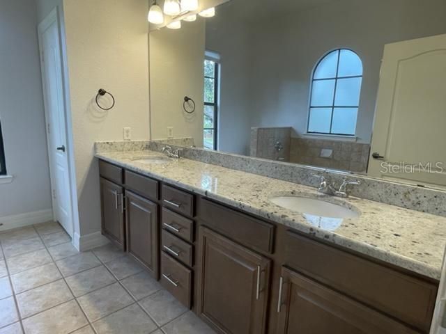 For Rent: $4,300 (3 beds, 3 baths, 2199 Square Feet)
