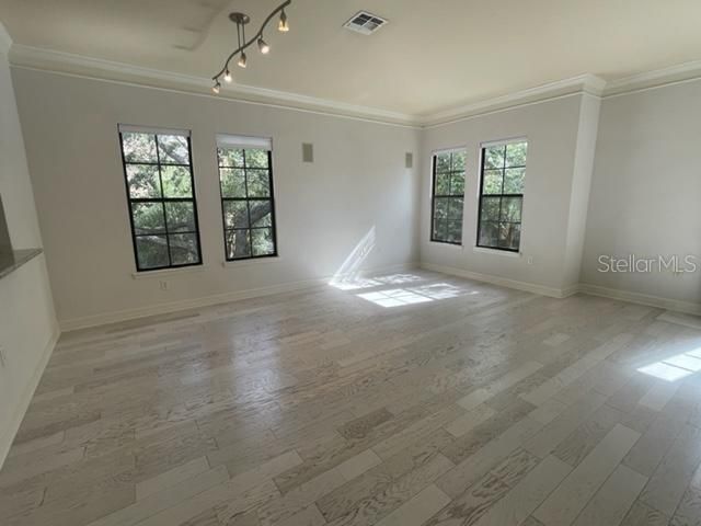For Rent: $4,300 (3 beds, 3 baths, 2199 Square Feet)