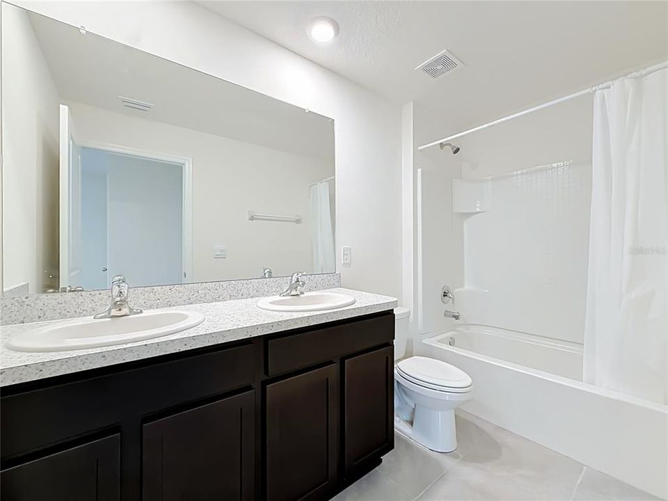 В аренду: $2,350 (4 спален, 2 ванн, 2373 Квадратных фут)