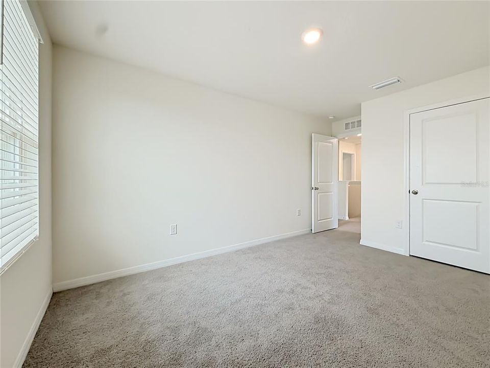 В аренду: $2,350 (4 спален, 2 ванн, 2373 Квадратных фут)