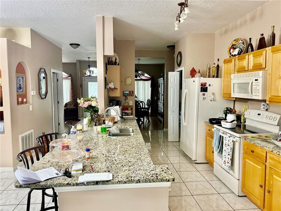 For Sale: $325,000 (3 beds, 2 baths, 1992 Square Feet)