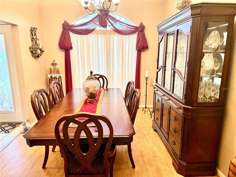 For Sale: $325,000 (3 beds, 2 baths, 1992 Square Feet)