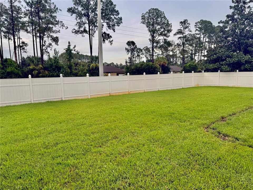 For Sale: $325,000 (3 beds, 2 baths, 1992 Square Feet)