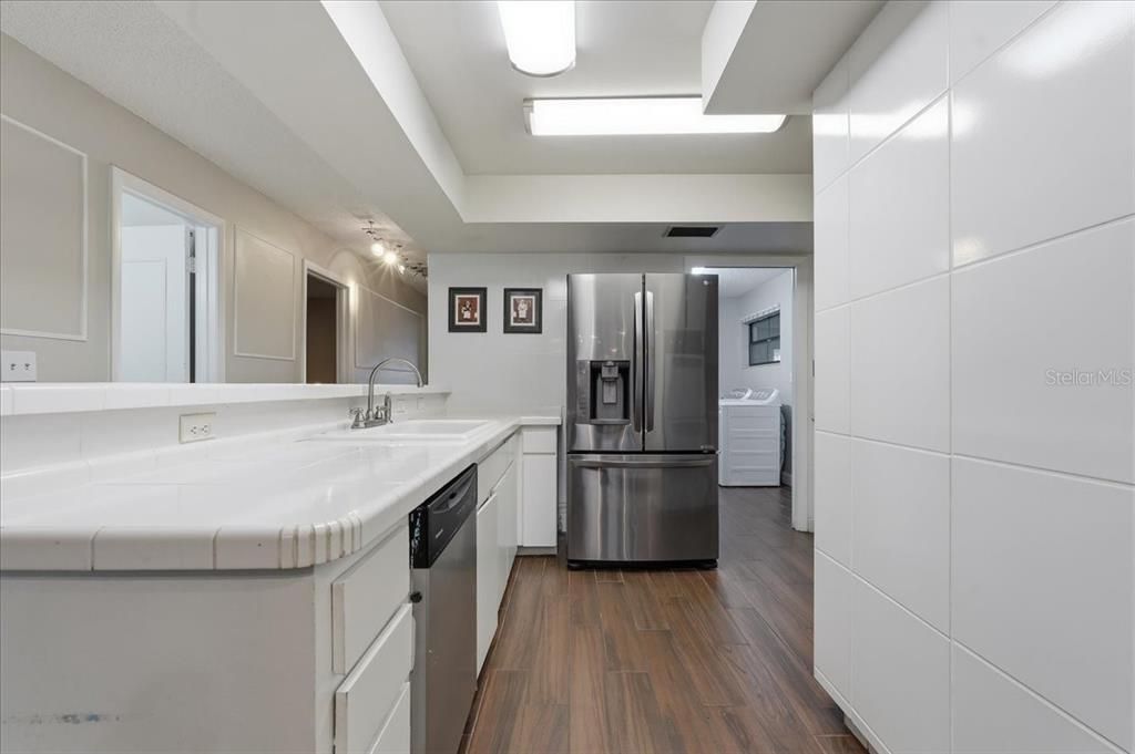 En Venta: $449,500 (4 camas, 2 baños, 2596 Pies cuadrados)