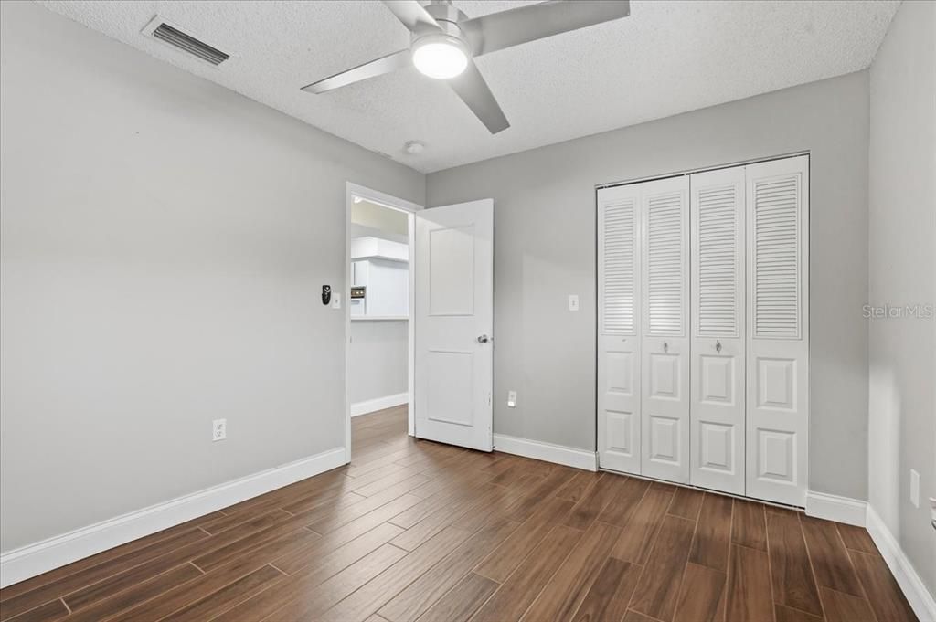 En Venta: $449,500 (4 camas, 2 baños, 2596 Pies cuadrados)