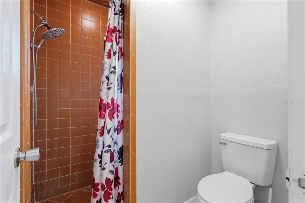 En Venta: $449,500 (4 camas, 2 baños, 2596 Pies cuadrados)