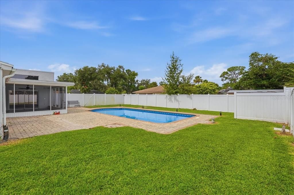 En Venta: $449,500 (4 camas, 2 baños, 2596 Pies cuadrados)