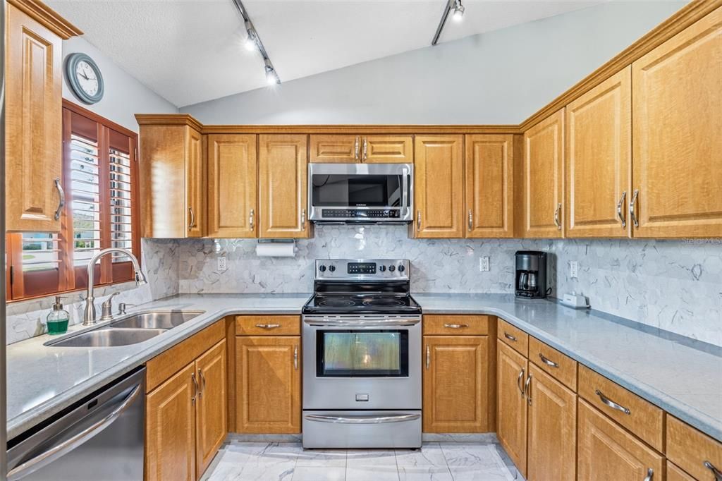 For Sale: $579,000 (3 beds, 2 baths, 1722 Square Feet)