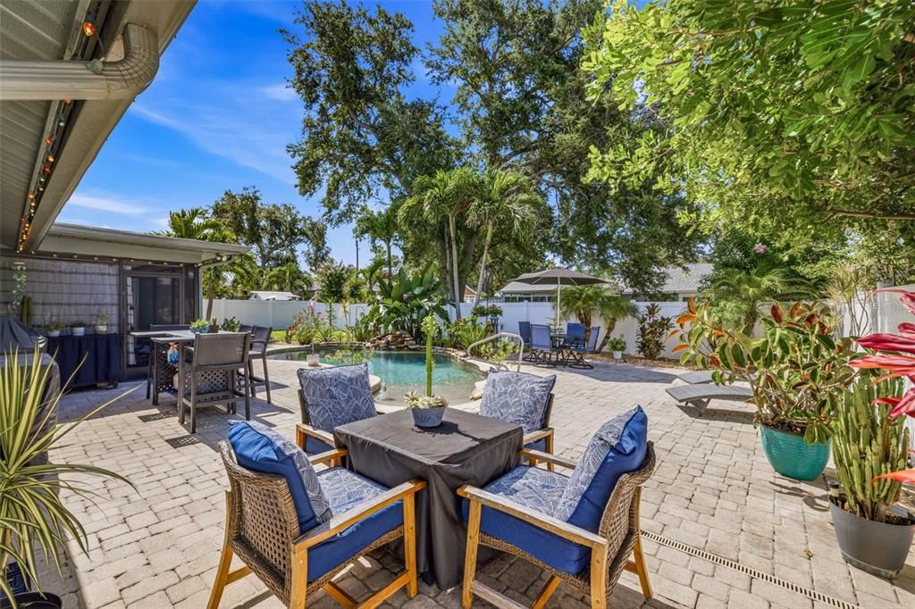 For Sale: $579,000 (3 beds, 2 baths, 1722 Square Feet)