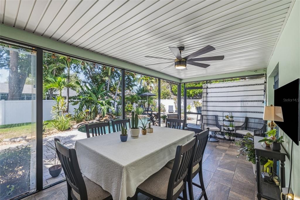 For Sale: $579,000 (3 beds, 2 baths, 1722 Square Feet)
