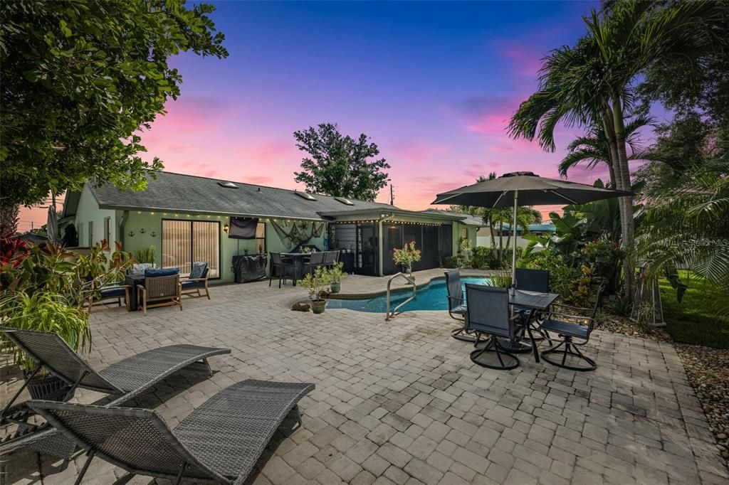 For Sale: $579,000 (3 beds, 2 baths, 1722 Square Feet)