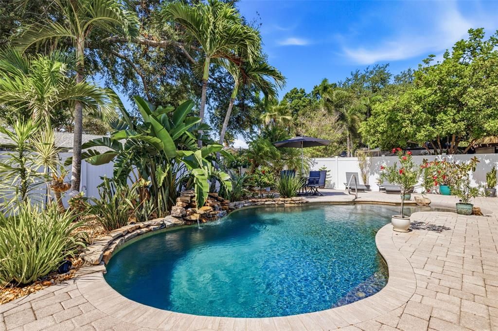 For Sale: $579,000 (3 beds, 2 baths, 1722 Square Feet)