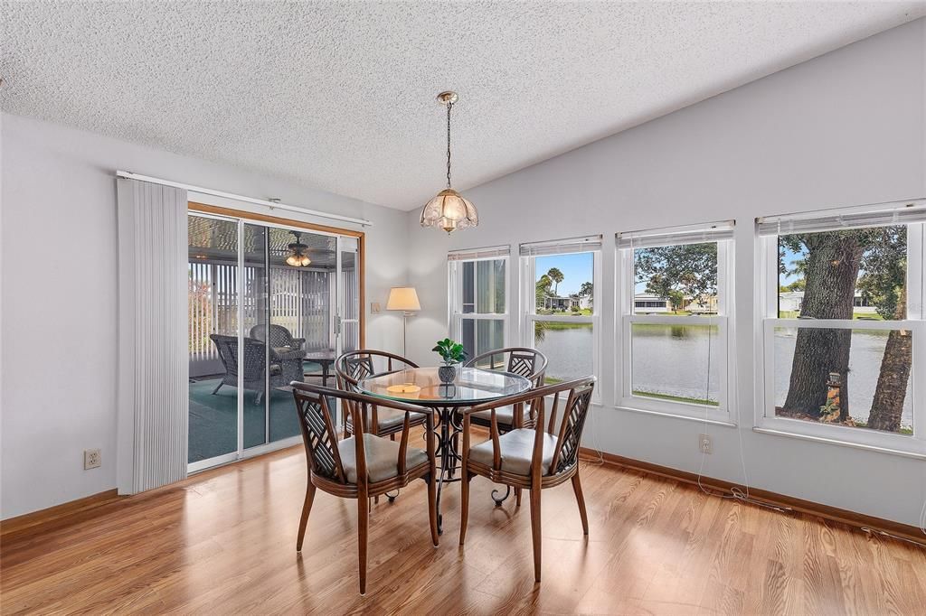 For Sale: $274,900 (2 beds, 2 baths, 1761 Square Feet)
