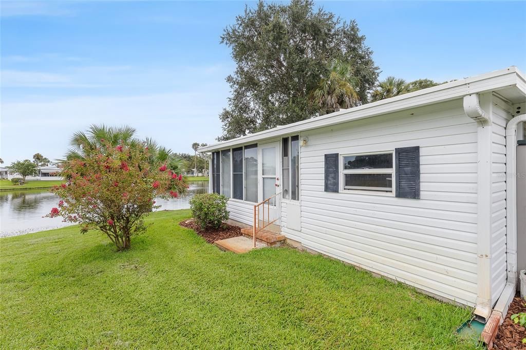 For Sale: $274,900 (2 beds, 2 baths, 1761 Square Feet)