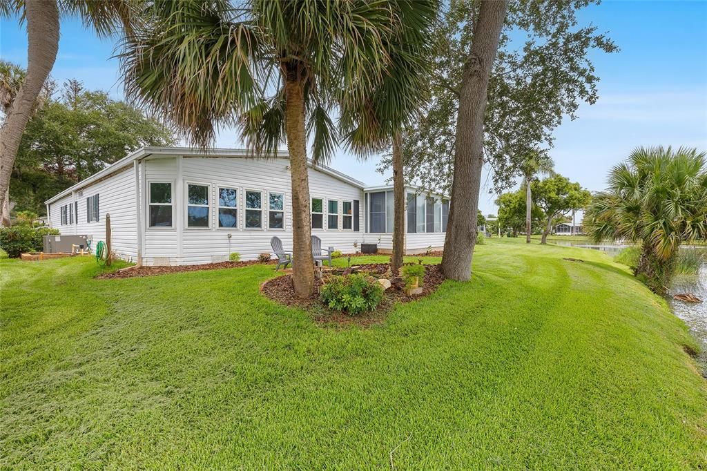 For Sale: $274,900 (2 beds, 2 baths, 1761 Square Feet)