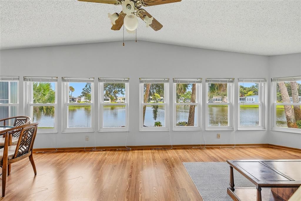 For Sale: $274,900 (2 beds, 2 baths, 1761 Square Feet)